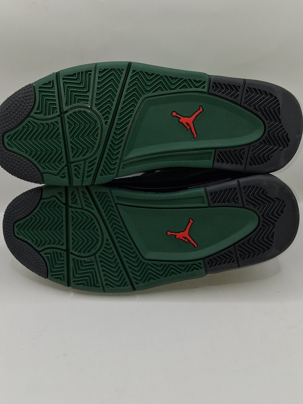 Nike Air Jordan Size Boys 6.5 US green, black,red NWOTS nike fq7938-002 Size 6UK - Picture 8 of 10